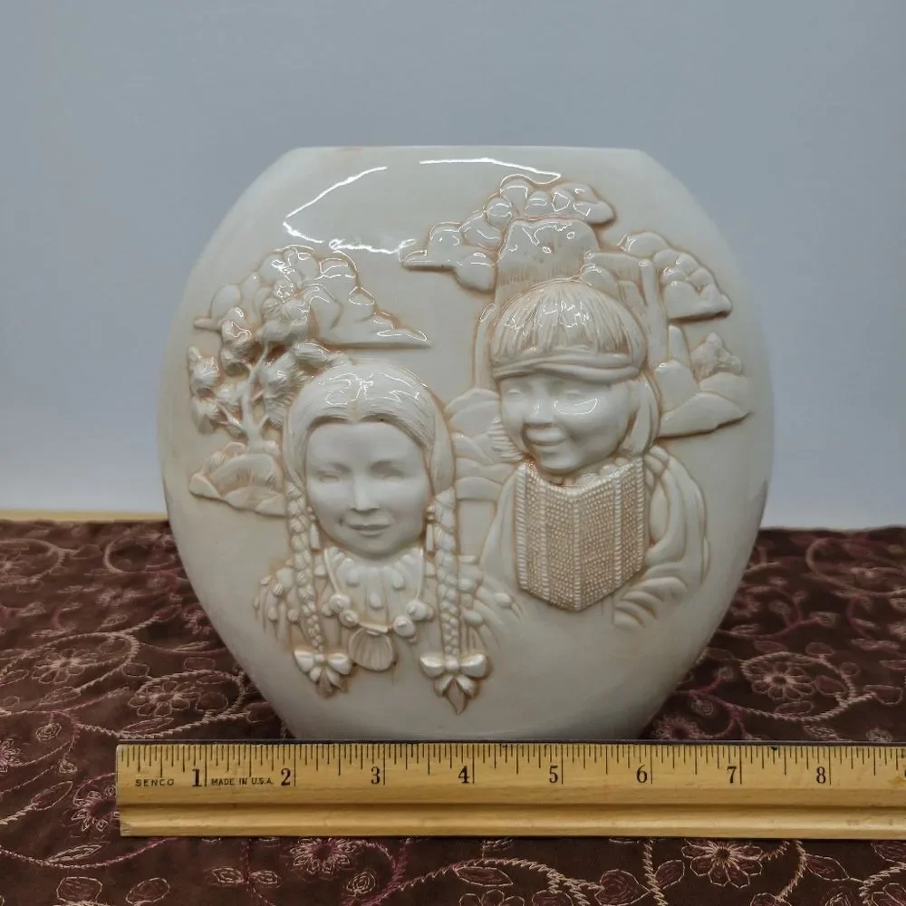 Vintage Native American Handmade Pottery Vase Vessel Artistic Piece - Signed